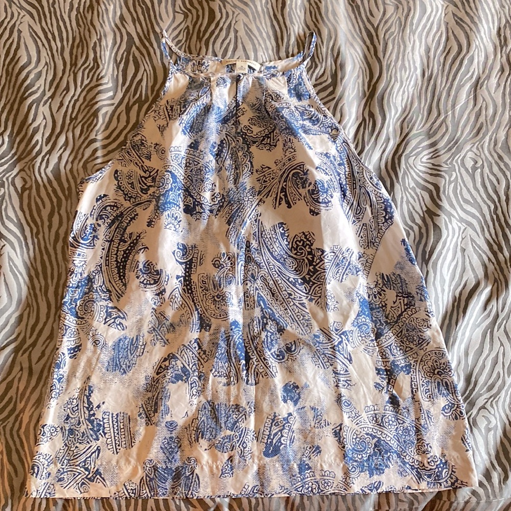 Banana Republic blue and white print silk tank with button detail at the neck.